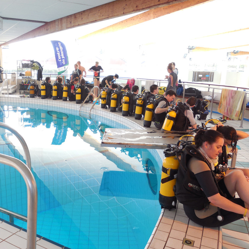 PADI O/W Diver - Milieu naturel 1 et 2 - En fosse de plongée. PADI O/W Diver - Milieu naturel 1 et 2 - En fosse de plongée.